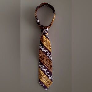 Vintage Gino Pompeii Brown/Gold Necktie Knights Horses Chariots Polyester 57.5”L